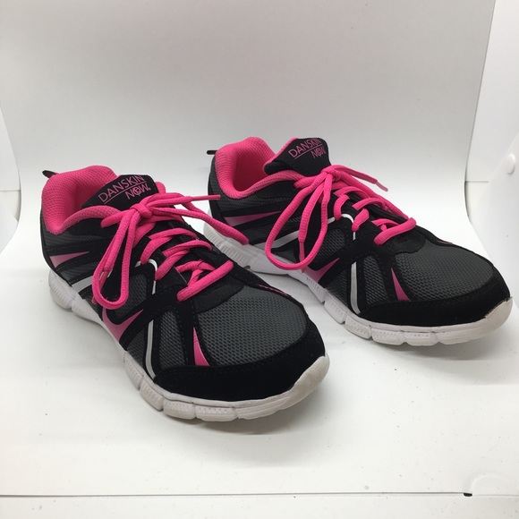 Danskin Shoes Danskin Now Tennis Shoes Size 4 Poshmark Danskin Shoes Danskin Now Tennis Shoes Size 4 Poshmark